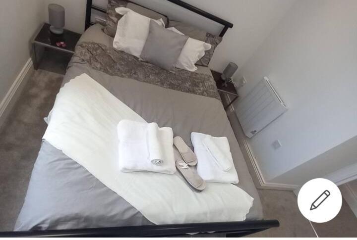 Lovely 2-Bedrooms With Free Parking Canvey Island Exterior photo